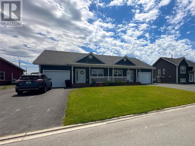 8 Esmonde Pl, House attached with 2 bedrooms, 2 bathrooms and null parking in Gander NL | Image 2