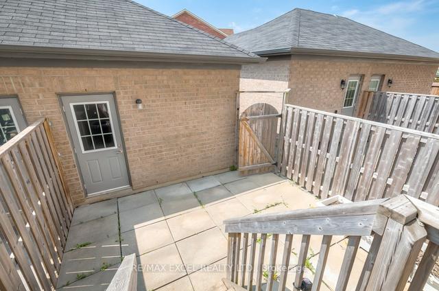 1786 Donald Cousens Pky, House attached with 3 bedrooms, 5 bathrooms and 2 parking in Markham ON | Image 35
