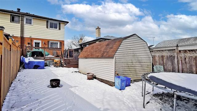 909 Sylvia St, House semidetached with 3 bedrooms, 2 bathrooms and 3 parking in Oshawa ON | Image 15