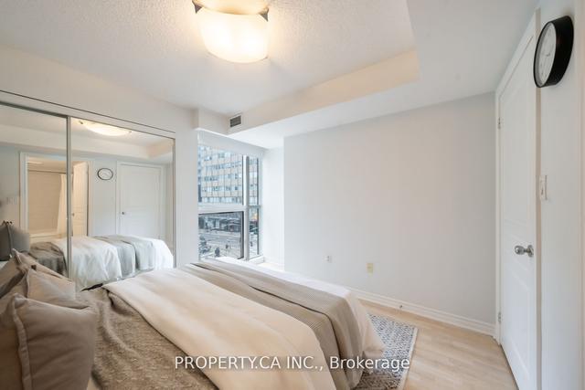 305 - 801 Bay St, Condo with 1 bedrooms, 2 bathrooms and 1 parking in Toronto ON | Image 7
