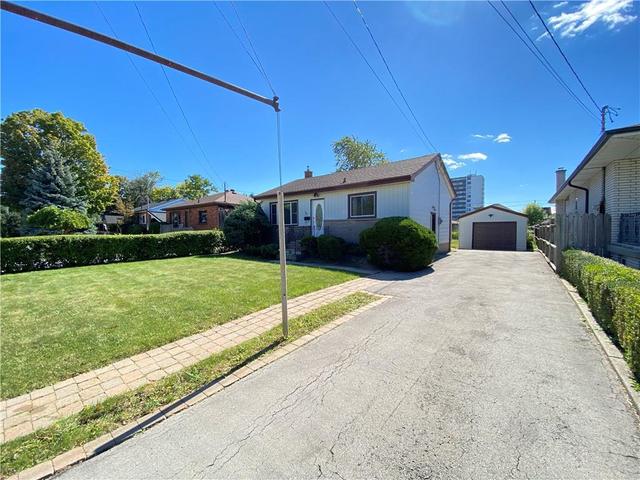 MAIN - 156 Norrie Ave, House detached with 2 bedrooms, 1 bathrooms and 4 parking in Hamilton ON | Image 17