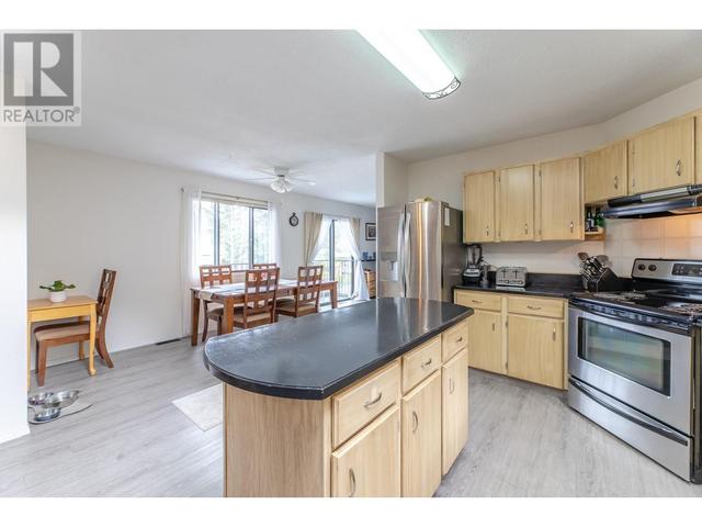 13606 Cartwright Ave, House detached with 3 bedrooms, 2 bathrooms and null parking in Summerland BC | Image 6