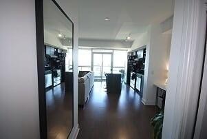 803 - 35 Brian Peck Cres, Condo with 1 bedrooms, 1 bathrooms and 1 parking in East York ON | Image 4