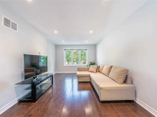 MAIN - 202 Renforth Dr, House detached with 3 bedrooms, 2 bathrooms and 2 parking in Etobicoke ON | Image 10