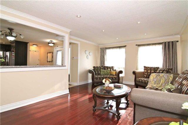 MAIN - 32 Muir Ave, House detached with 3 bedrooms, 1 bathrooms and 2 parking in North York ON | Image 6