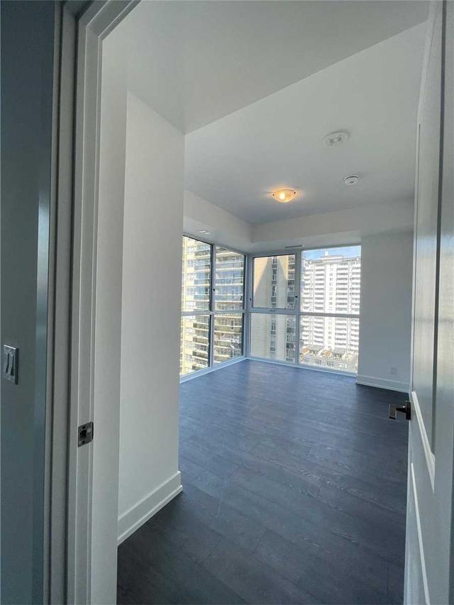 909 - 11 Lillian St, Condo with 2 bedrooms, 2 bathrooms and 1 parking in Toronto ON | Image 12