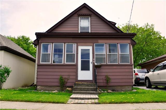 1 Josephine St, House detached with 3 bedrooms, 2 bathrooms and 3 parking in St. Catharines ON | Image 1