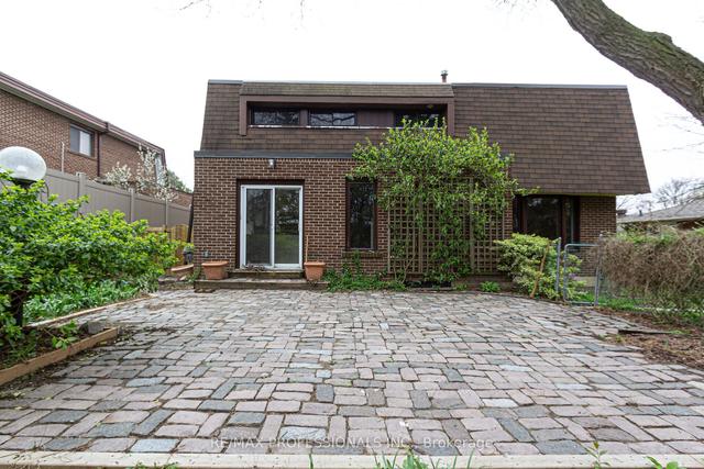 6 Mogul Dr, House detached with 5 bedrooms, 3 bathrooms and 4 parking in Toronto ON | Image 32