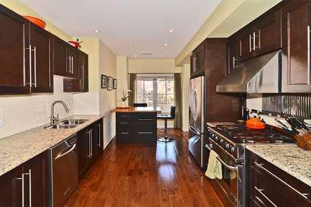 9 Hodge Lane, House attached with 3 bedrooms, 3 bathrooms and 1 parking in Toronto ON | Image 4