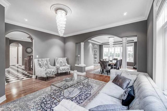 885 Canyon St, House detached with 5 bedrooms, 5 bathrooms and 4 parking in Mississauga ON | Image 3