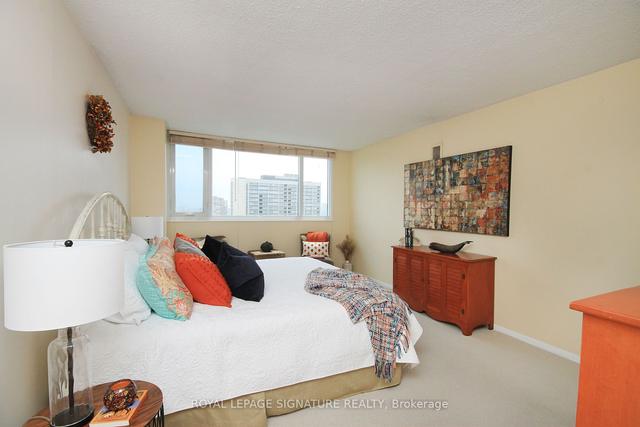 2005 - 75 Wynford Heights Cres, Condo with 3 bedrooms, 2 bathrooms and 2 parking in North York ON | Image 15