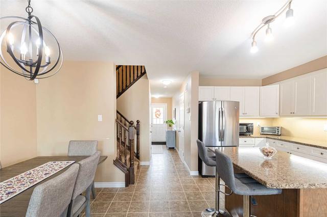 909 Silverfox Cres, House attached with 3 bedrooms, 3 bathrooms and 3 parking in London ON | Image 5