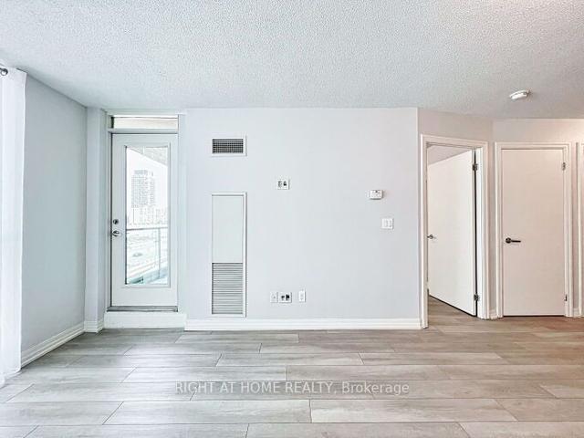 803 - 16 Yonge St, Condo with 1 bedrooms, 1 bathrooms and 1 parking in Toronto ON | Image 8