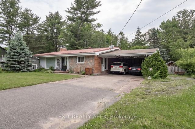 365 Wellington St N, House detached with 3 bedrooms, 2 bathrooms and 6 parking in Bracebridge ON | Image 1