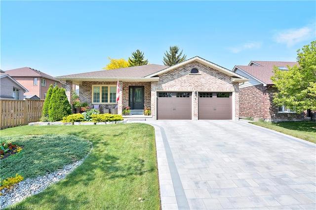 9 Kanata Cres, House detached with 3 bedrooms, 3 bathrooms and null parking in London ON | Image 1