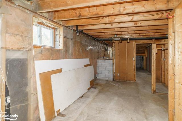 183 Main St, House detached with 2 bedrooms, 1 bathrooms and 3 parking in Kearney ON | Image 14