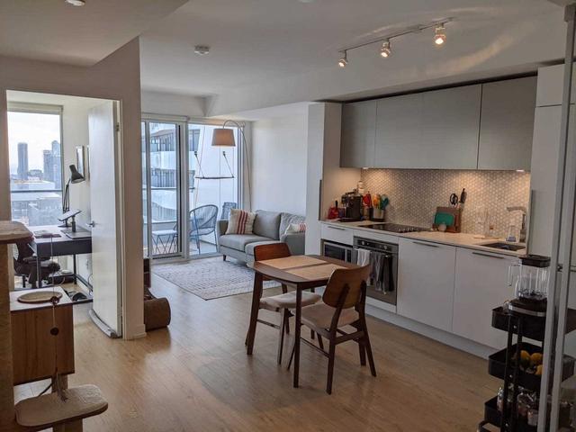 PH17 - 85 Wood St, Condo with 2 bedrooms, 1 bathrooms and 0 parking in Toronto ON | Image 14