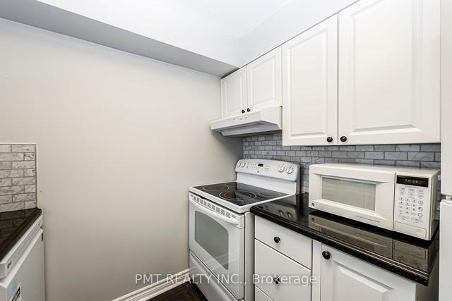 506 - 3 Hickory Tree Rd, Condo with 1 bedrooms, 1 bathrooms and 1 parking in York ON | Image 9
