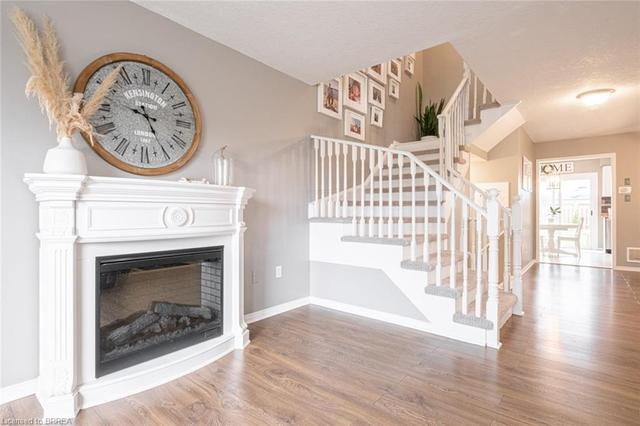 9 Hodge Lane, House detached with 4 bedrooms, 2 bathrooms and 3 parking in Brantford ON | Image 10
