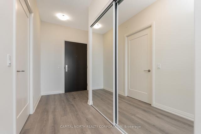 909 - 9000 Jane St, Condo with 1 bedrooms, 1 bathrooms and 1 parking in Concord ON | Image 2