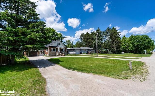 7613 Highway 26, House detached with 3 bedrooms, 2 bathrooms and 9 parking in Stayner ON | Image 45