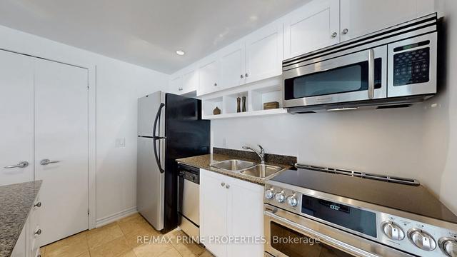 403 - 218 Queens Quay W, Condo with 1 bedrooms, 2 bathrooms and 0 parking in Toronto ON | Image 7