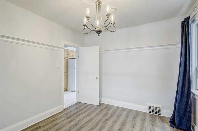MAIN - 1822 Dufferin St, House detached with 2 bedrooms, 1 bathrooms and 0 parking in Toronto ON | Image 3