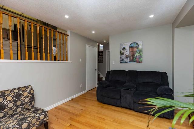 885 Walton Crt, House detached with 3 bedrooms, 3 bathrooms and 4 parking in Whitby ON | Image 21