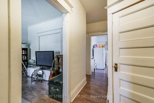 MAIN - 263 Wright Ave, House detached with 2 bedrooms, 1 bathrooms and 1 parking in Toronto ON | Image 2