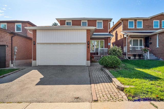 9 Janus Pl, House detached with 3 bedrooms, 4 bathrooms and 3 parking in Woodbridge ON | Image 1