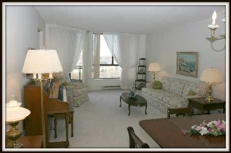 803 - 700 Wilson Rd N, Condo with 2 bedrooms, 2 bathrooms and 1 parking in Oshawa ON | Image 2