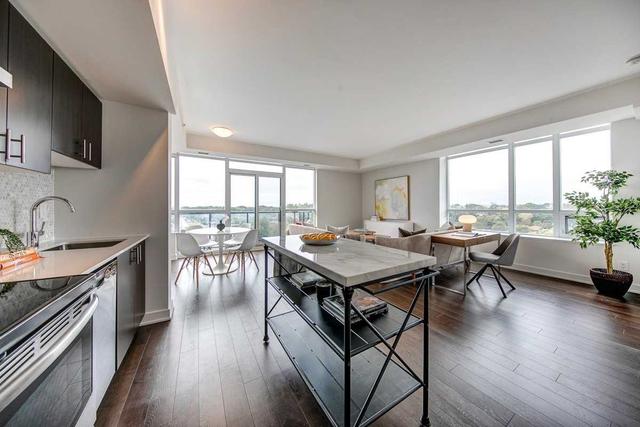 909 - 11 Superior Ave, Condo with 1 bedrooms, 1 bathrooms and 1 parking in Etobicoke ON | Image 2