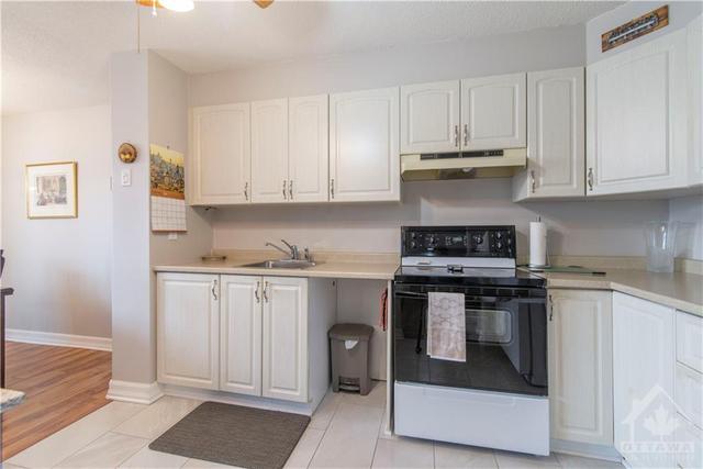 909 - 1505 Baseline Rd, Condo with 3 bedrooms, 2 bathrooms and 2 parking in Ottawa ON | Image 17