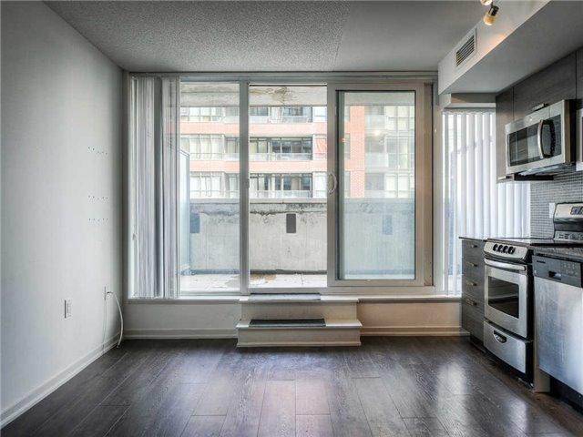 909E - 36 Lisgar St, Condo with 1 bedrooms, 1 bathrooms and null parking in Toronto ON | Image 3