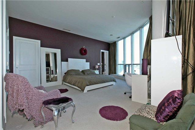 PH-1 - 8 York Rd, Condo with 2 bedrooms, 2 bathrooms and 1 parking in North York ON | Image 8