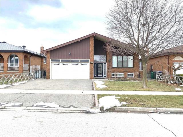 MAIN - 111 Linkdale Rd, House detached with 3 bedrooms, 1 bathrooms and 5 parking in Brampton ON | Image 1
