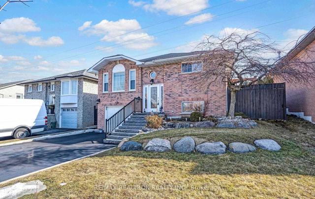 MAIN - 3 Visser Crt, House detached with 3 bedrooms, 1 bathrooms and 2 parking in Whitby ON | Image 1