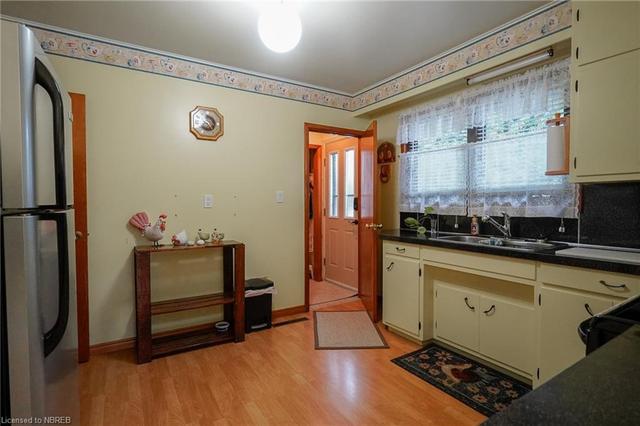 90 Bay St, House detached with 3 bedrooms, 2 bathrooms and 6 parking in Callander ON | Image 6