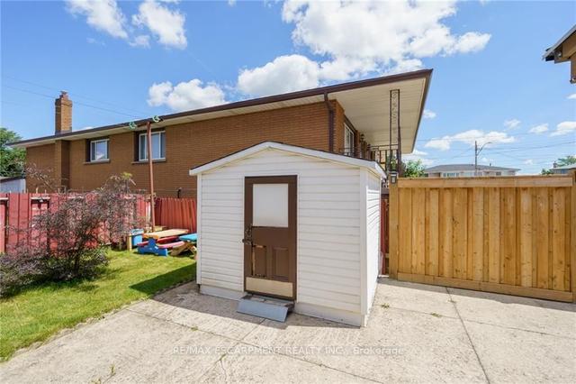 MAIN - 33 Algonquin Crt, House detached with 3 bedrooms, 1 bathrooms and 2 parking in Hamilton ON | Image 22