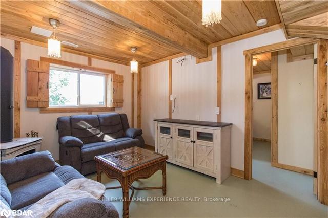 337 Deer Run Rd, House detached with 2 bedrooms, 1 bathrooms and 21 parking in Magnetawan ON | Image 10