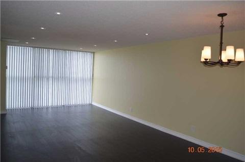 PH14 - 35 Trailwood Dr, Condo with 2 bedrooms, 2 bathrooms and 1 parking in Mississauga ON | Image 4