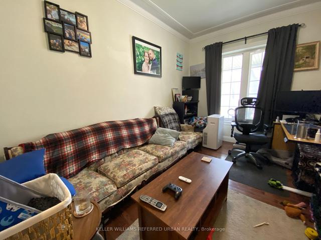 MAIN - 429 Ossington Ave, House detached with 2 bedrooms, 1 bathrooms and 1 parking in Toronto ON | Image 5