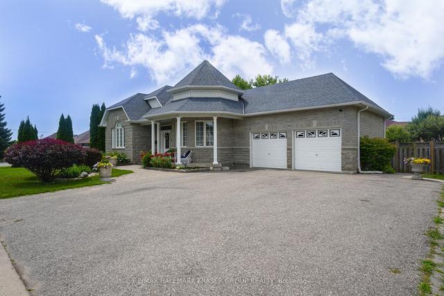 890 Ritson Rd N, House detached with 2 bedrooms, 4 bathrooms and 8 parking in Oshawa ON | Image 12