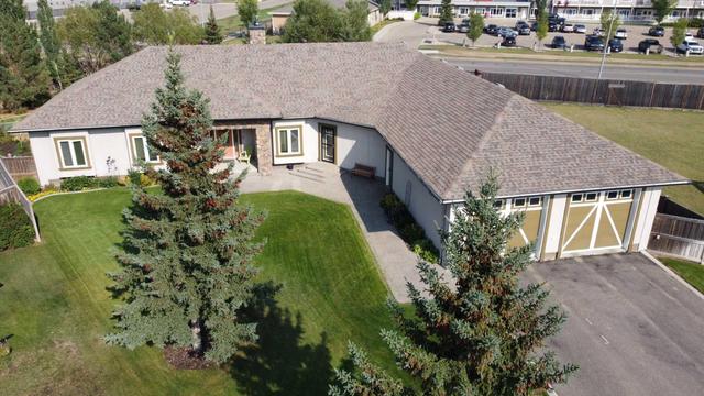 1117 26 St, House detached with 5 bedrooms, 3 bathrooms and 12 parking in Wainwright AB | Image 2