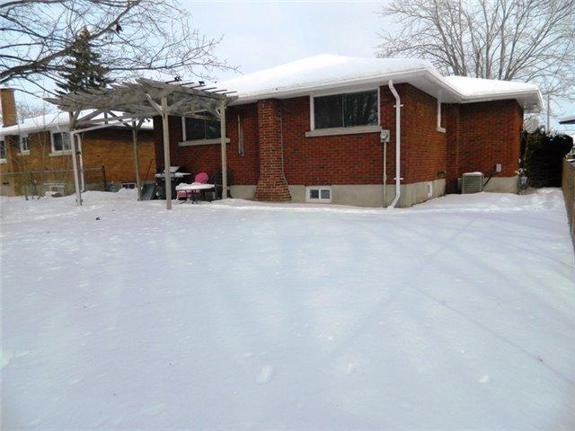 9 Hillgarden Rd, House detached with 3 bedrooms, 2 bathrooms and 4 parking in Saint Catharines ON | Image 18