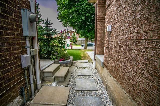 MAIN - 3017 Olympus Mews, House detached with 3 bedrooms, 3 bathrooms and 1 parking in Mississauga ON | Image 11