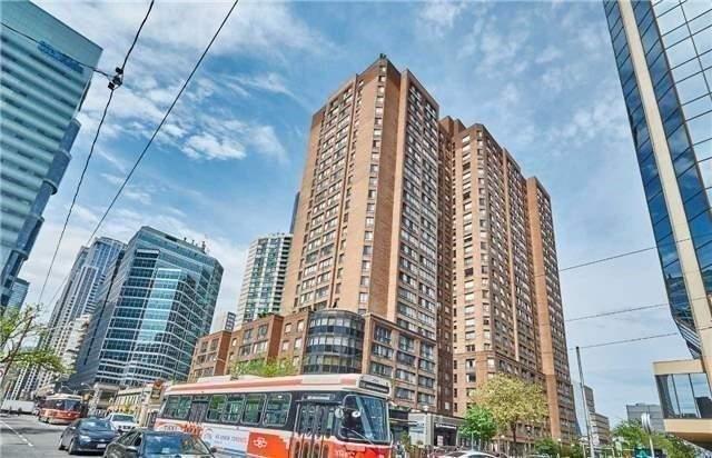 PH16 - 633 Bay St, Condo with 2 bedrooms, 2 bathrooms and 1 parking in Toronto ON | Image 1