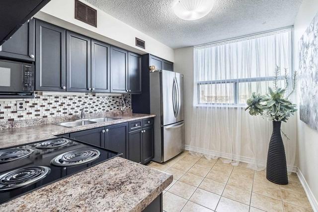 909 - 355 Rathburn Rd E, Condo with 3 bedrooms, 2 bathrooms and 2 parking in Mississauga ON | Image 2