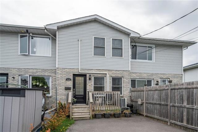 416 Patrick St, Townhouse with 2 bedrooms, 1 bathrooms and 3 parking in Cornwall ON | Image 1