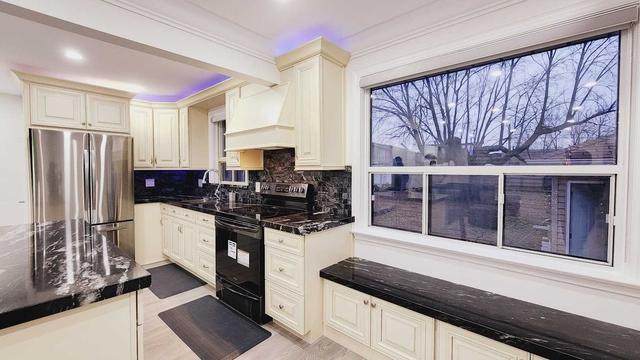 MAIN - 1747 Coram Cres, House detached with 3 bedrooms, 1 bathrooms and 6 parking in Mississauga ON | Image 8